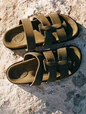 The Bali Tailor Watson Sandal in olive